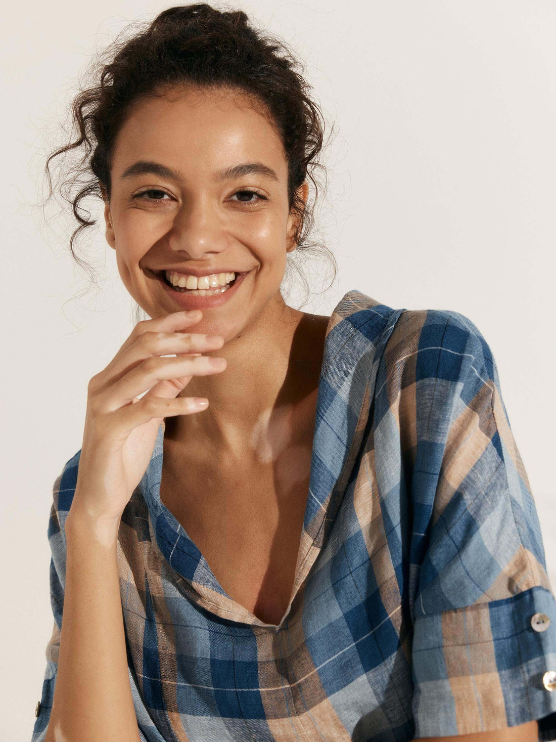 100% Linen Relaxed Half-Sleeve Blouse