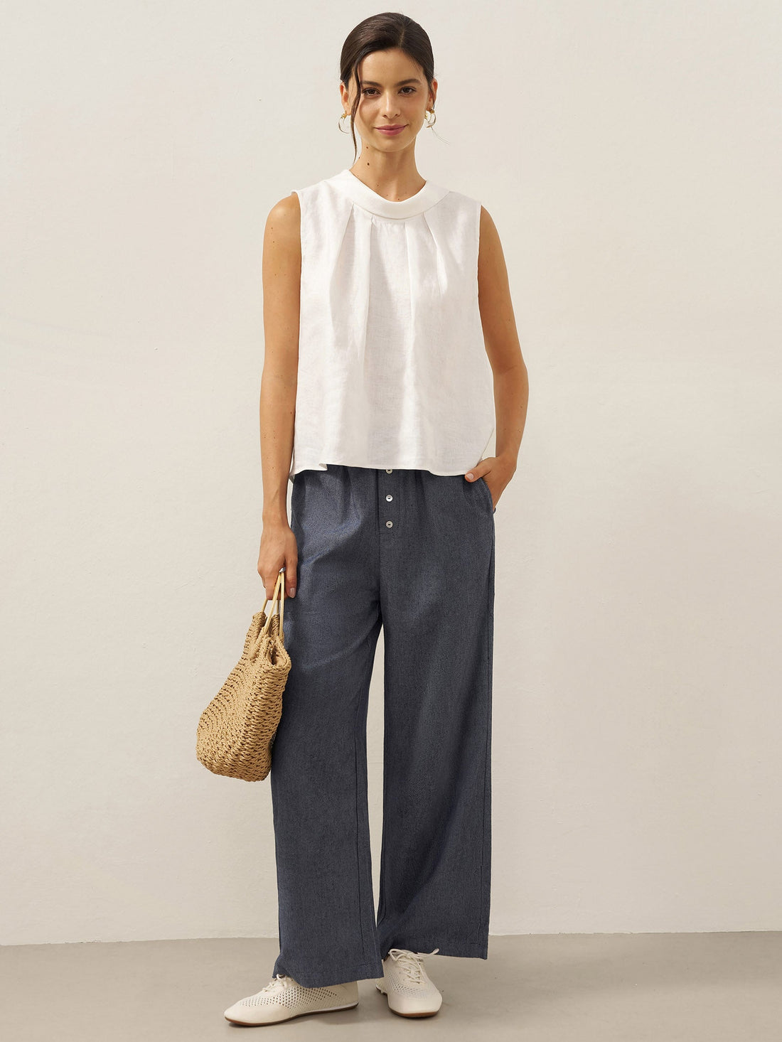 100% Linen Structured Collar Sleeveless Blouse