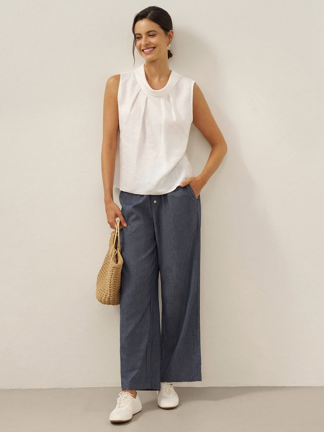 100% Linen Structured Collar Sleeveless Blouse