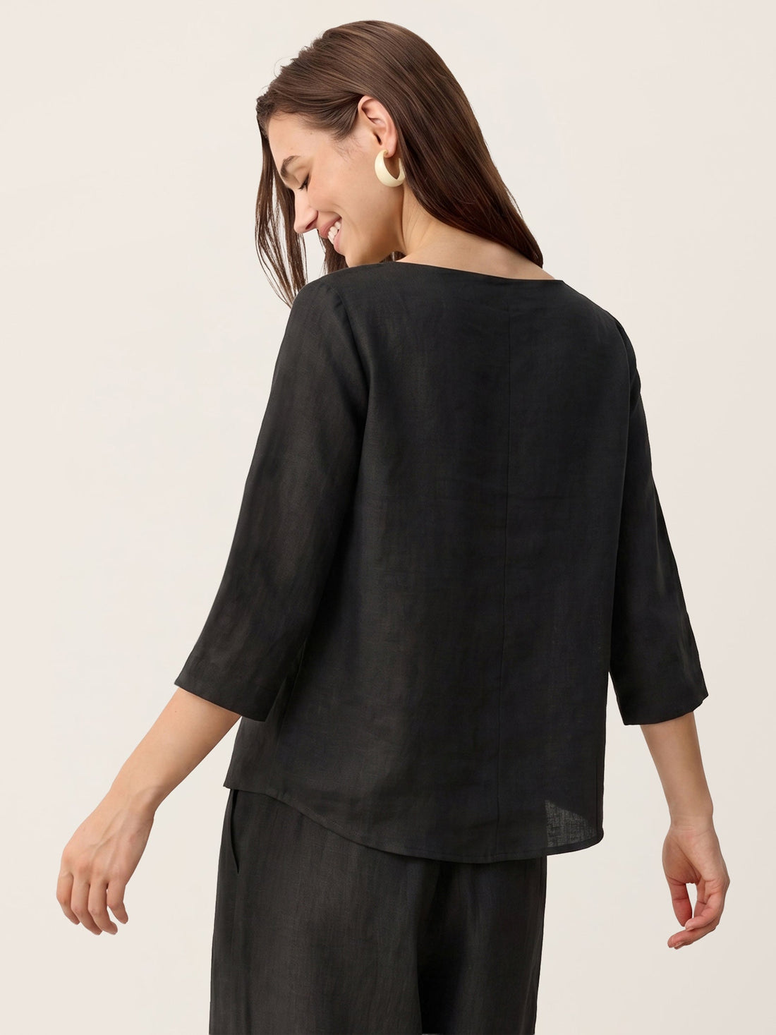 100% Linen Asymmetric-Hem Round Neck Blouse
