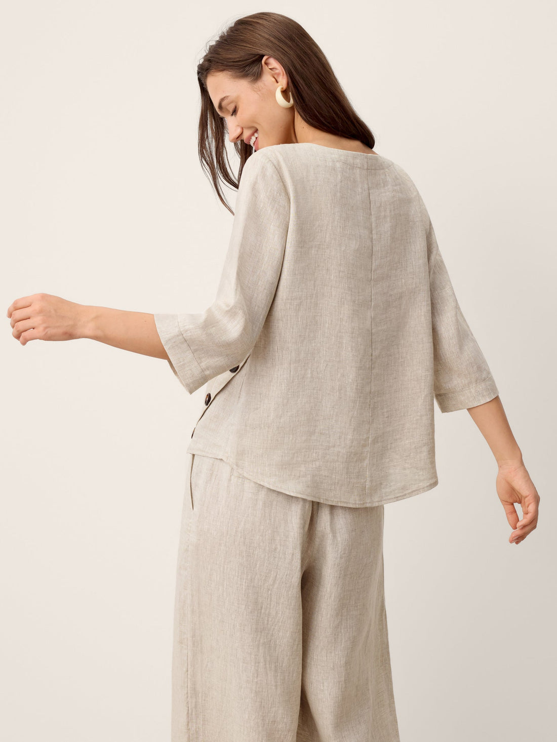 100% Linen Asymmetric-Hem Round Neck Blouse