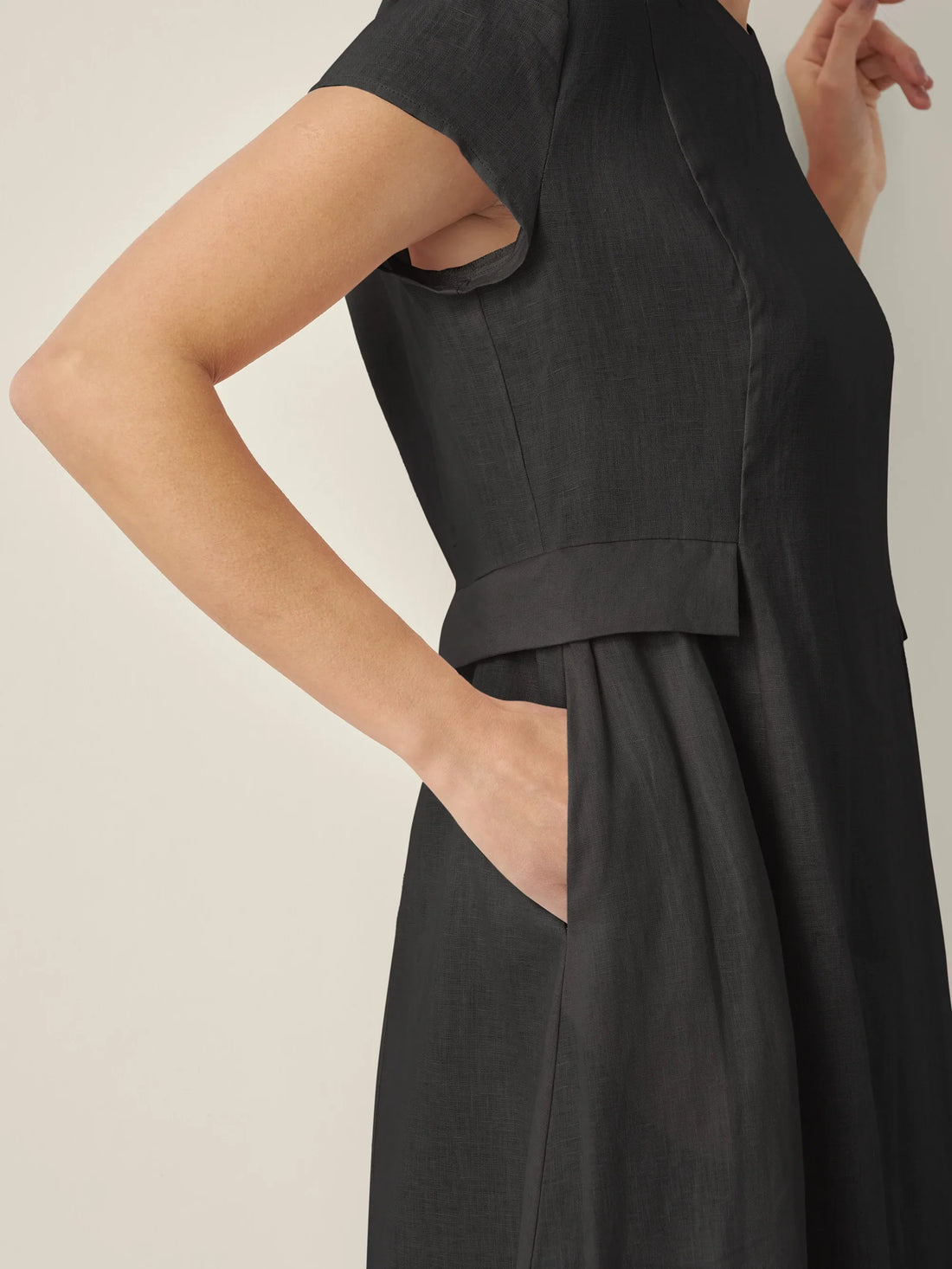 100% Linen Belted V-Neck Midi Dress