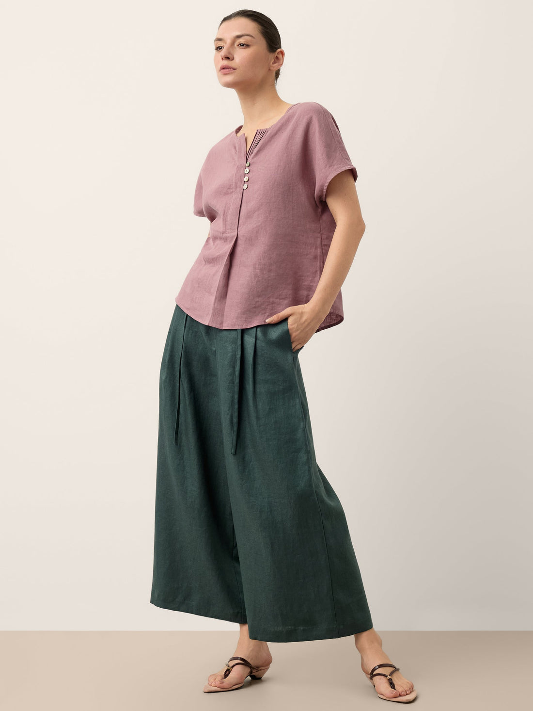 100% Linen Pleated Wide-Leg Cropped Pants