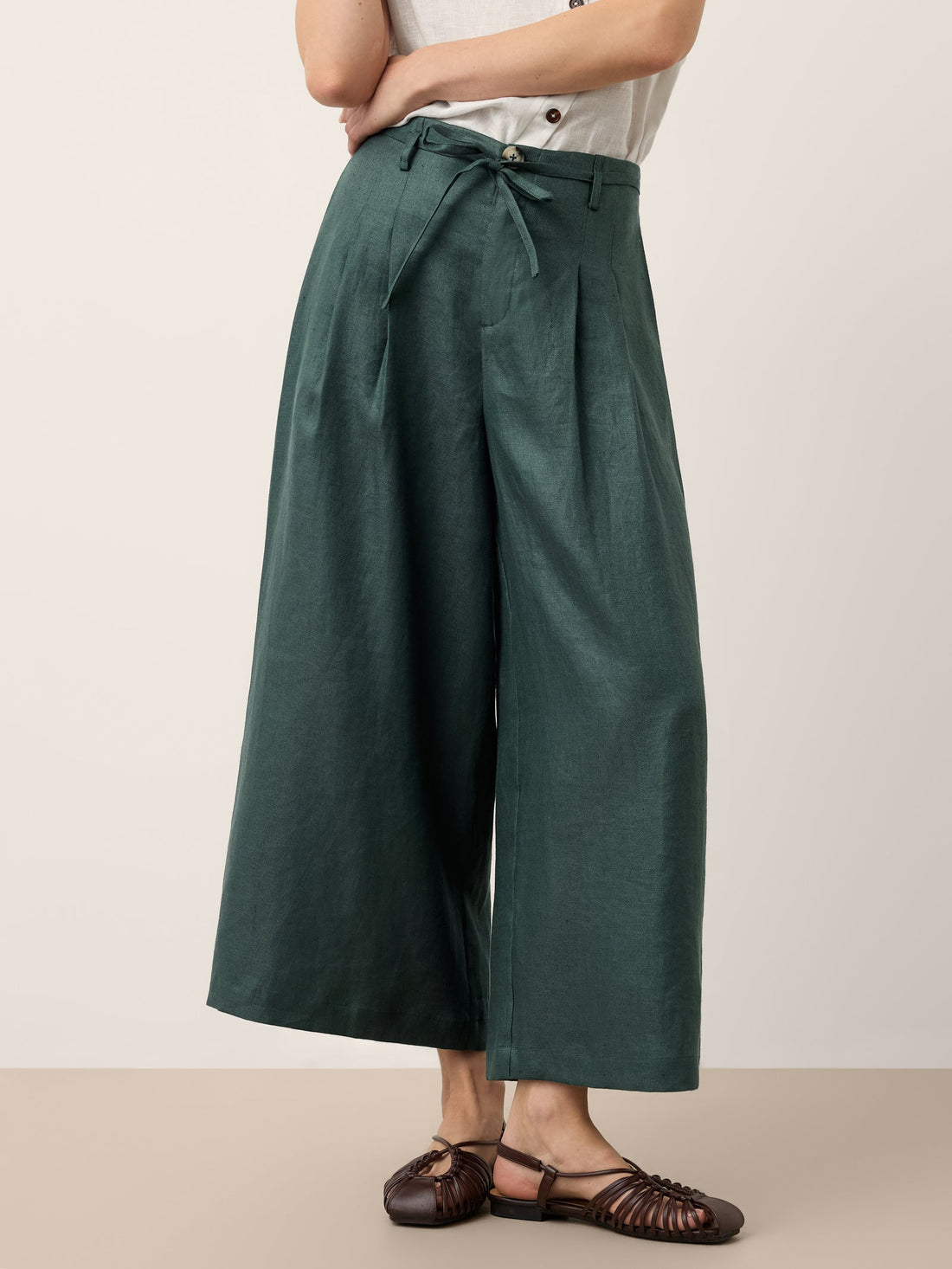 100% Linen Pleated Wide-Leg Cropped Pants