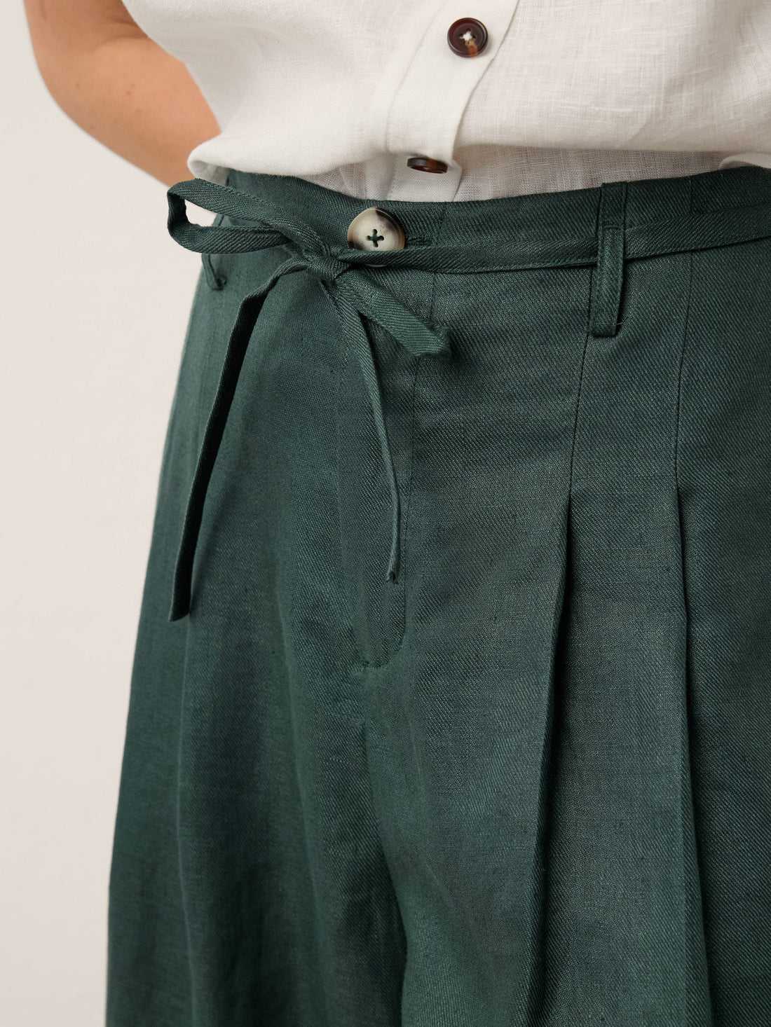 100% Linen Pleated Wide-Leg Cropped Pants