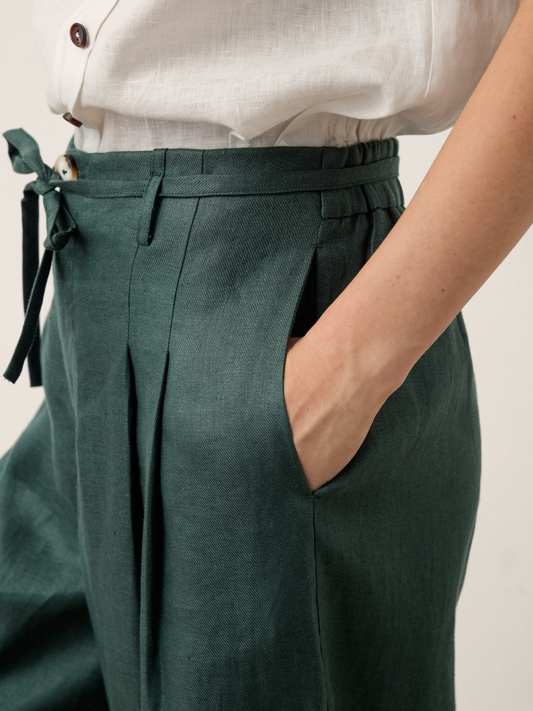 100% Linen Pleated Wide-Leg Cropped Pants