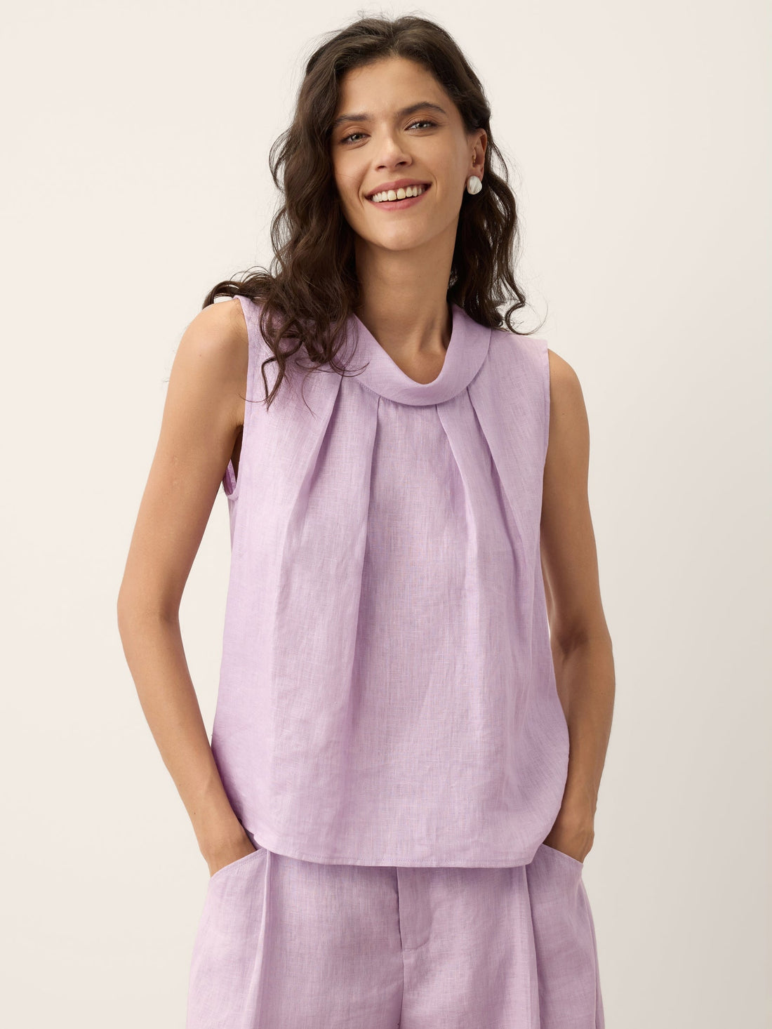 100% Linen Structured Collar Sleeveless Blouse
