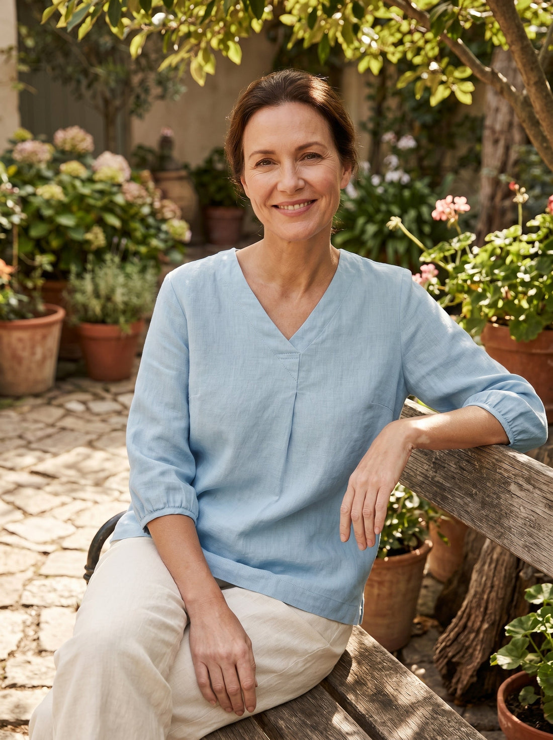 100% Linen V-Neck Top with Half Sleeves