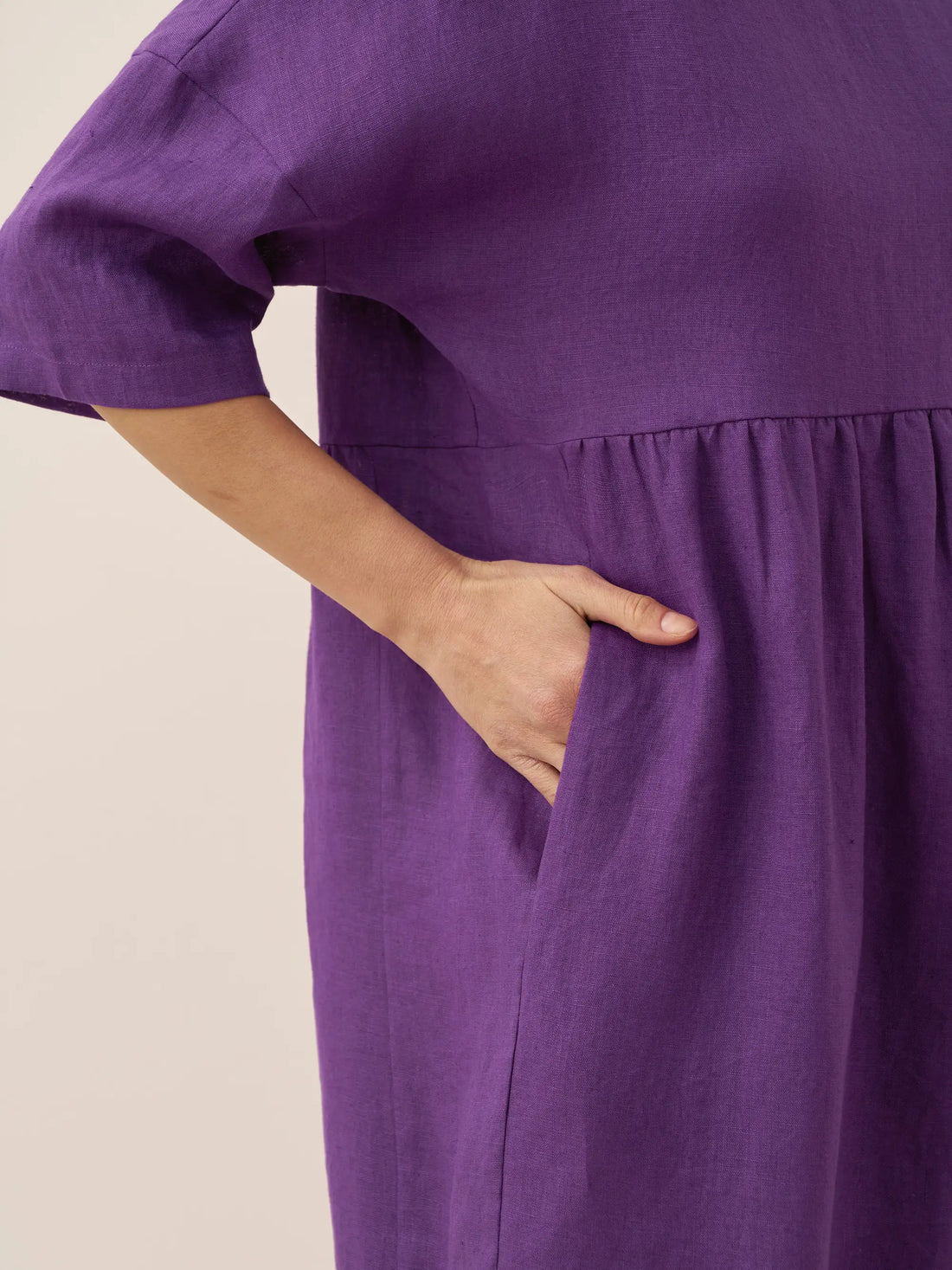 100% Linen Ruched Round-Neck Midi Dress