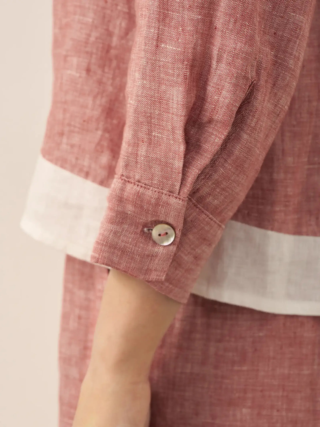 100% Linen Long-Sleeve Collared Shirt