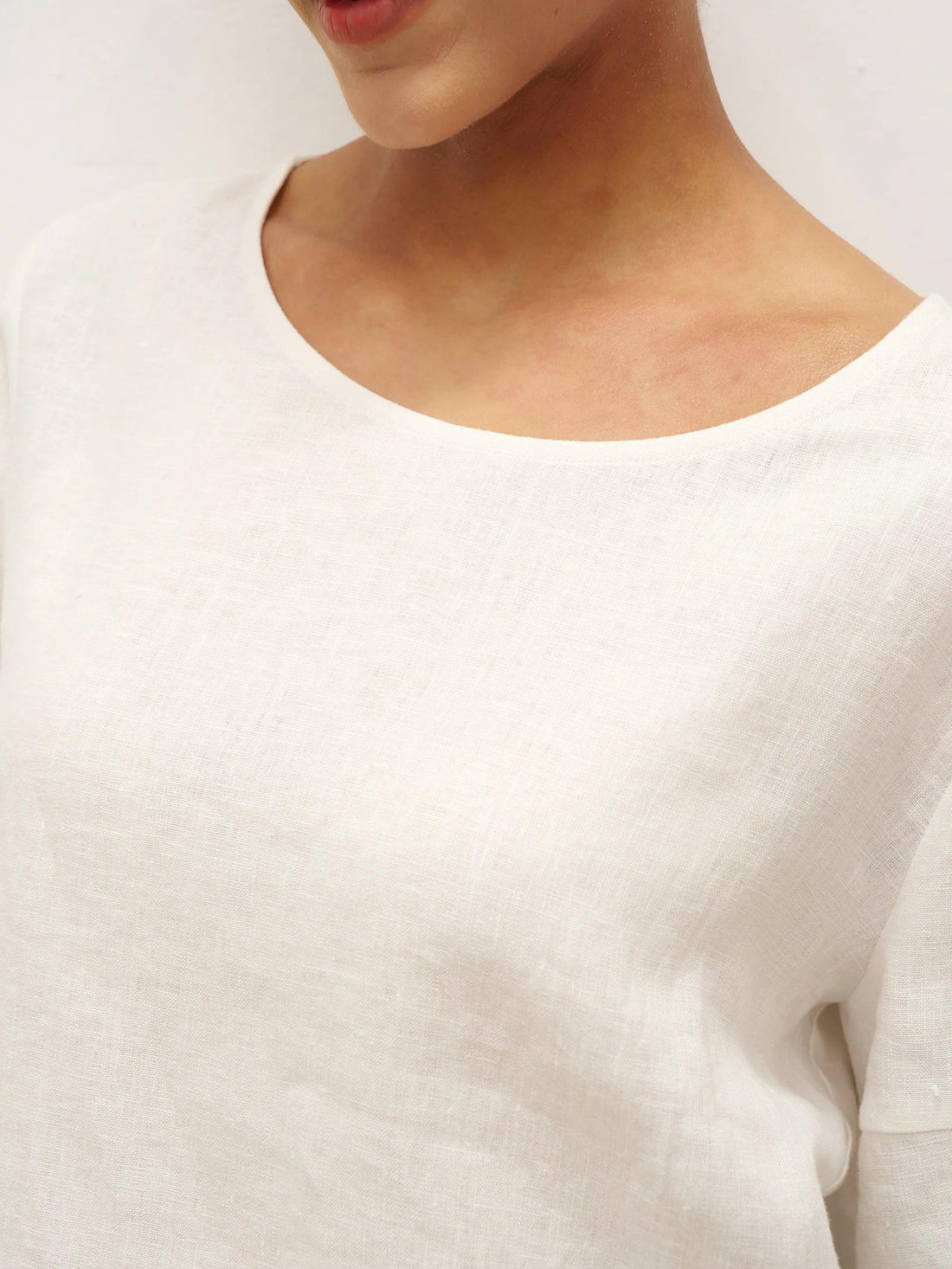 100% Linen Round Neck Petal-Sleeve Pullover