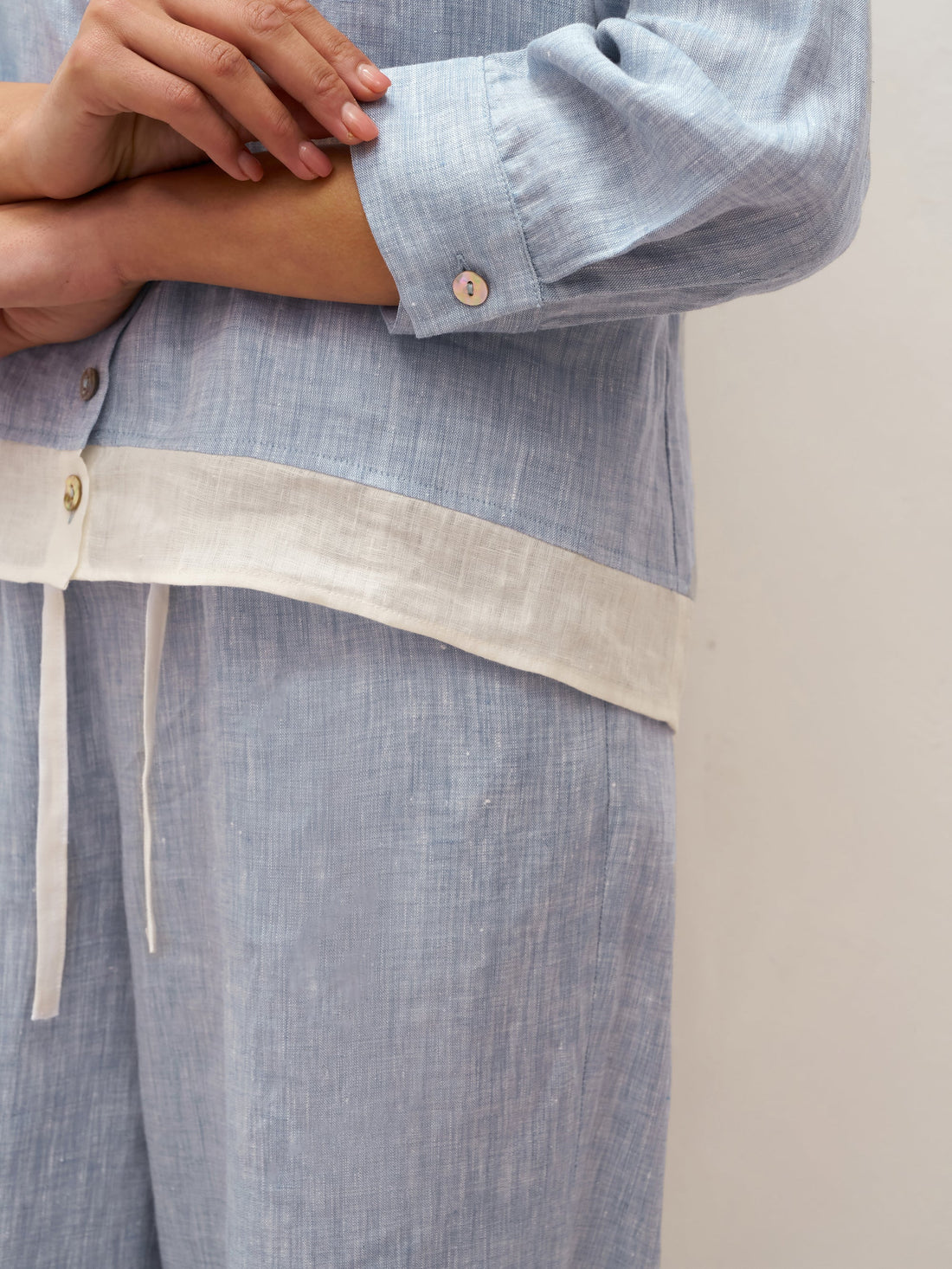 100% Linen Long-Sleeve Collared Shirt