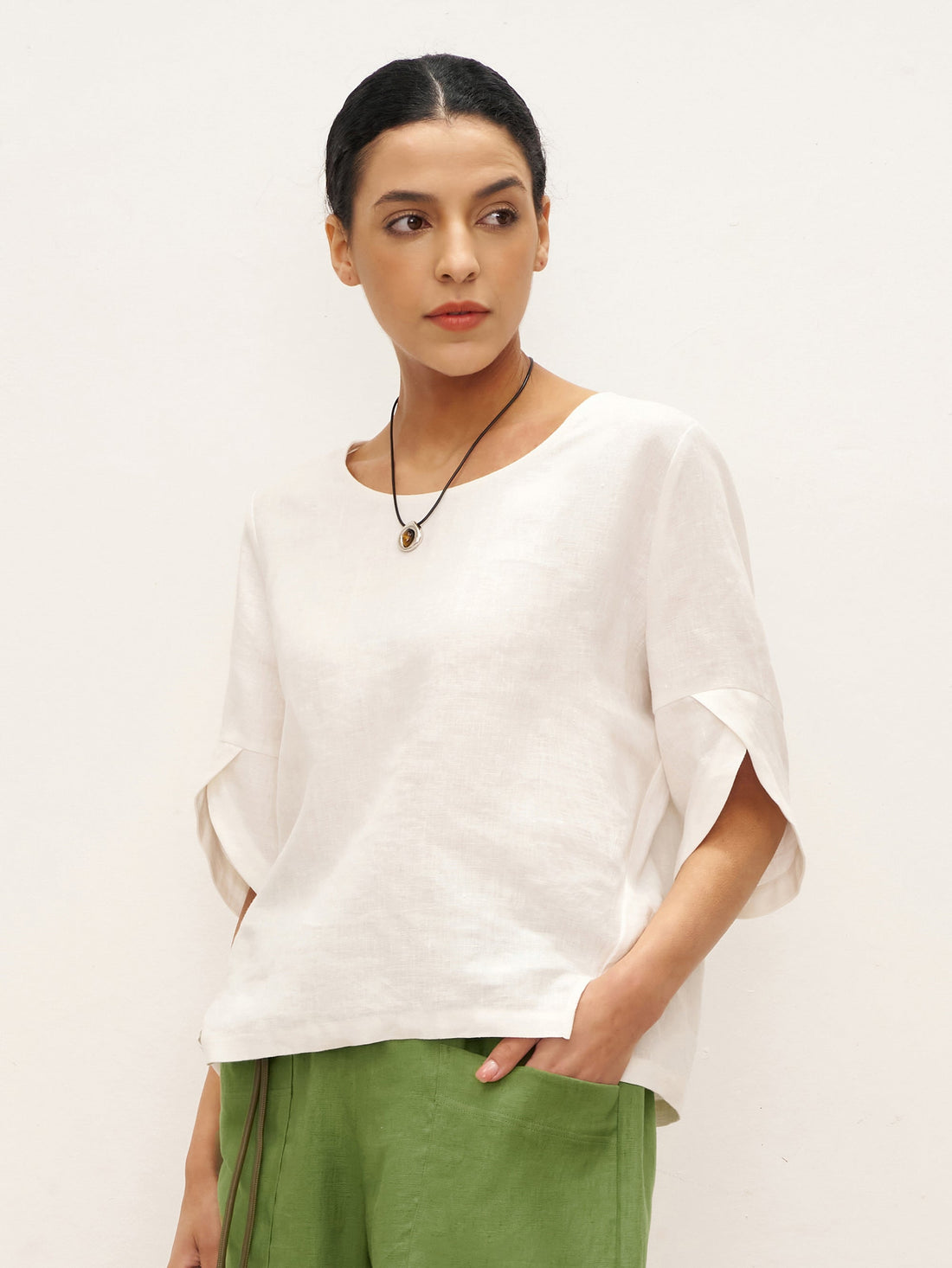 100% Linen Round Neck Petal-Sleeve Pullover