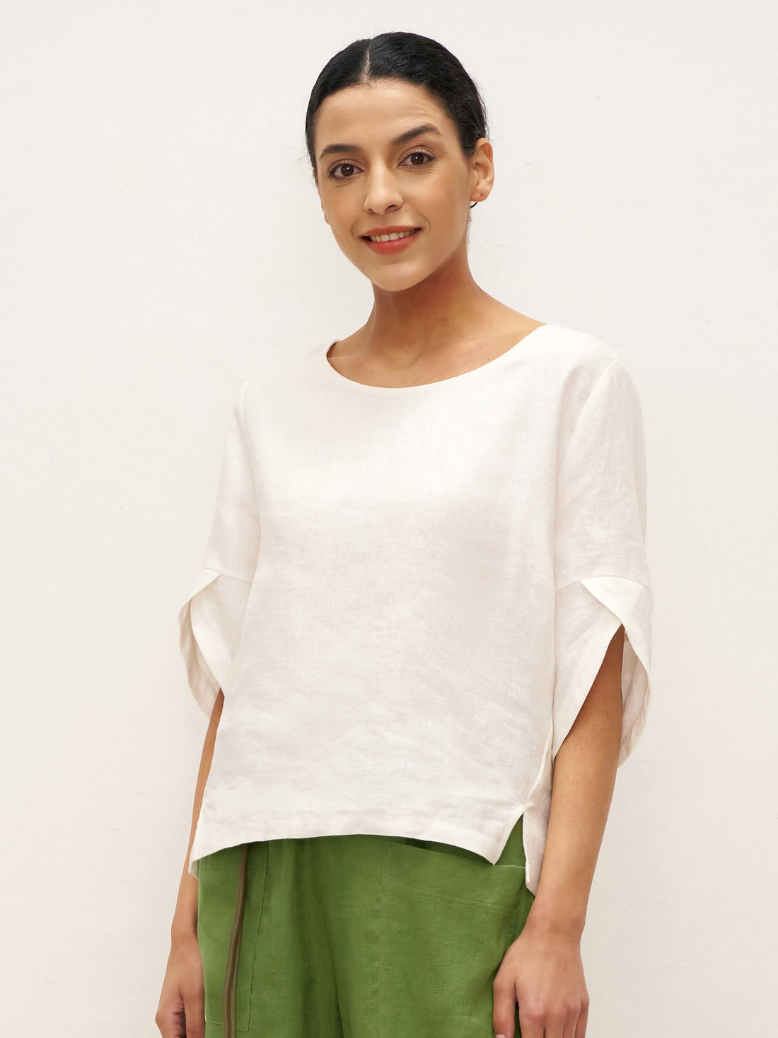 100% Linen Round Neck Petal-Sleeve Pullover