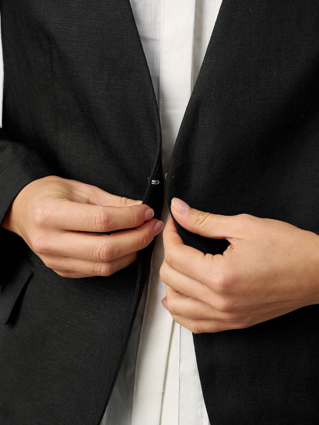 Linen Blend V-Neck Tailored Blazer