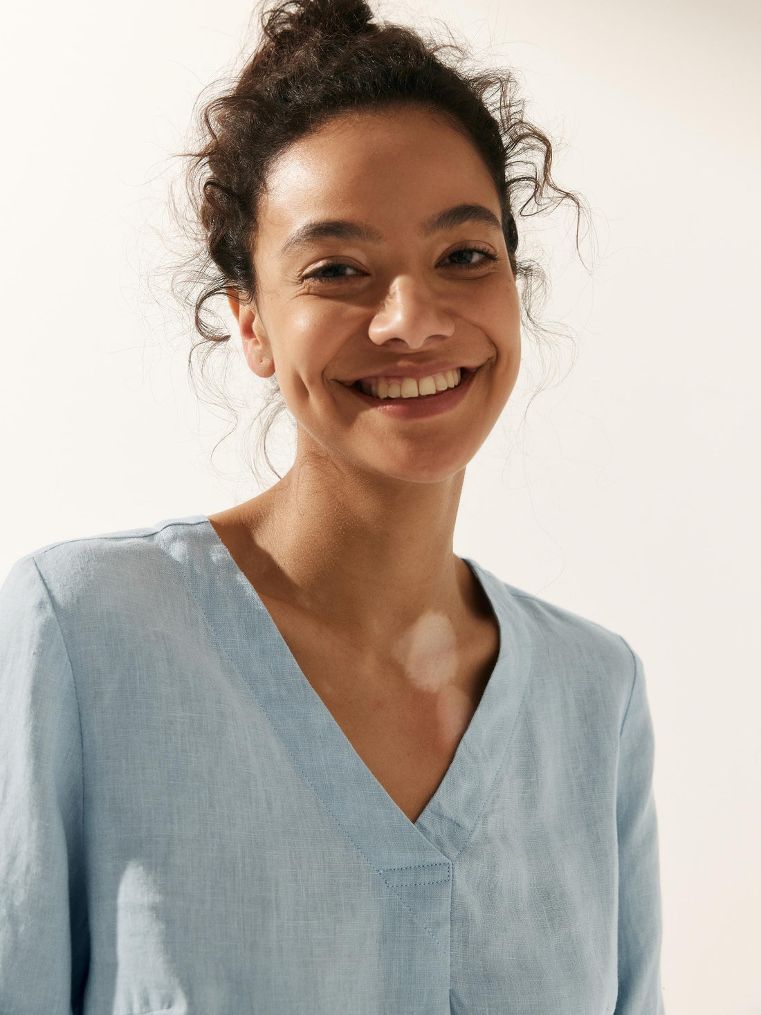 100% Linen V-Neck Top with Half Sleeves