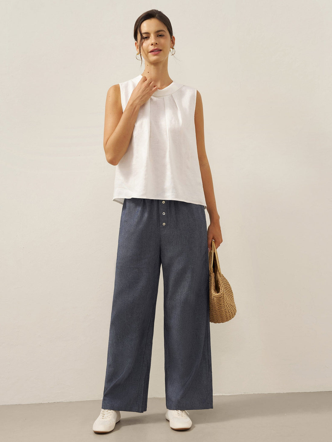100% Linen Structured Collar Sleeveless Blouse