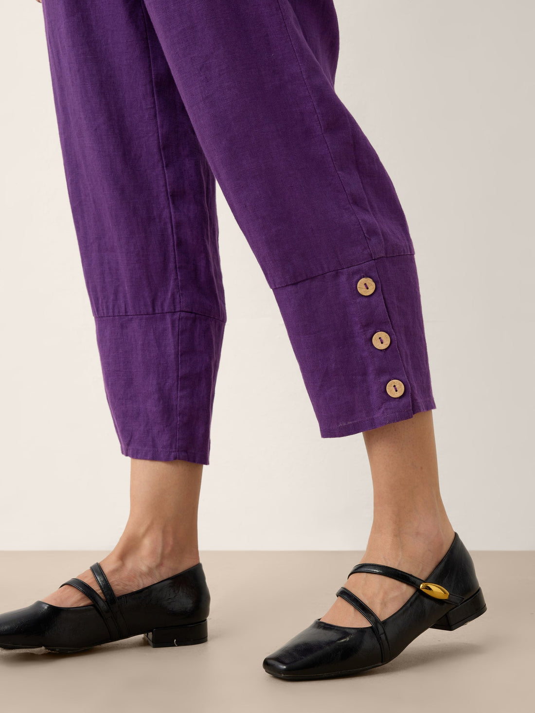 100% Linen Artisan-Button Tapered Pants