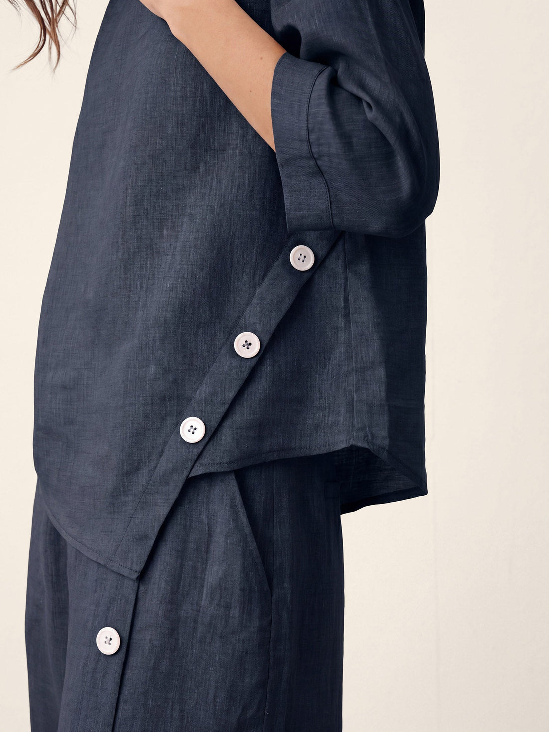 100% Linen Asymmetric-Hem Round Neck Blouse