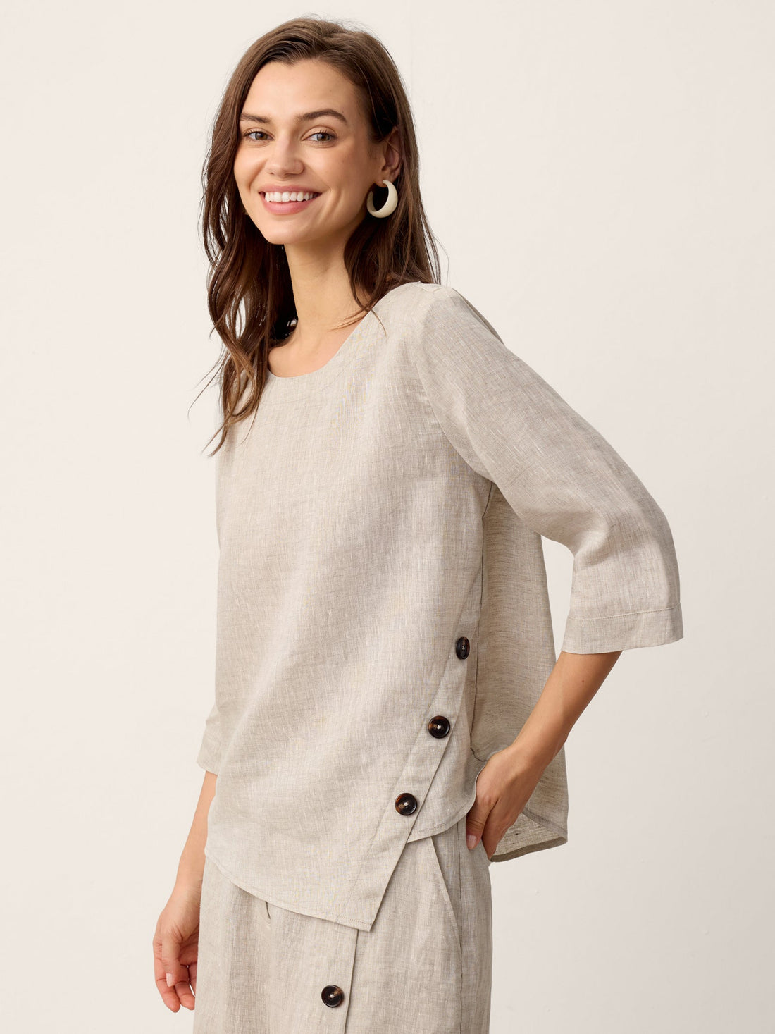 100% Linen Asymmetric-Hem Round Neck Blouse