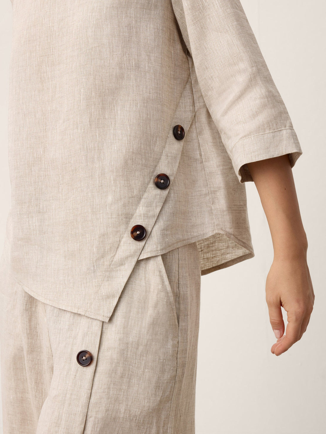 100% Linen Asymmetric-Hem Round Neck Blouse
