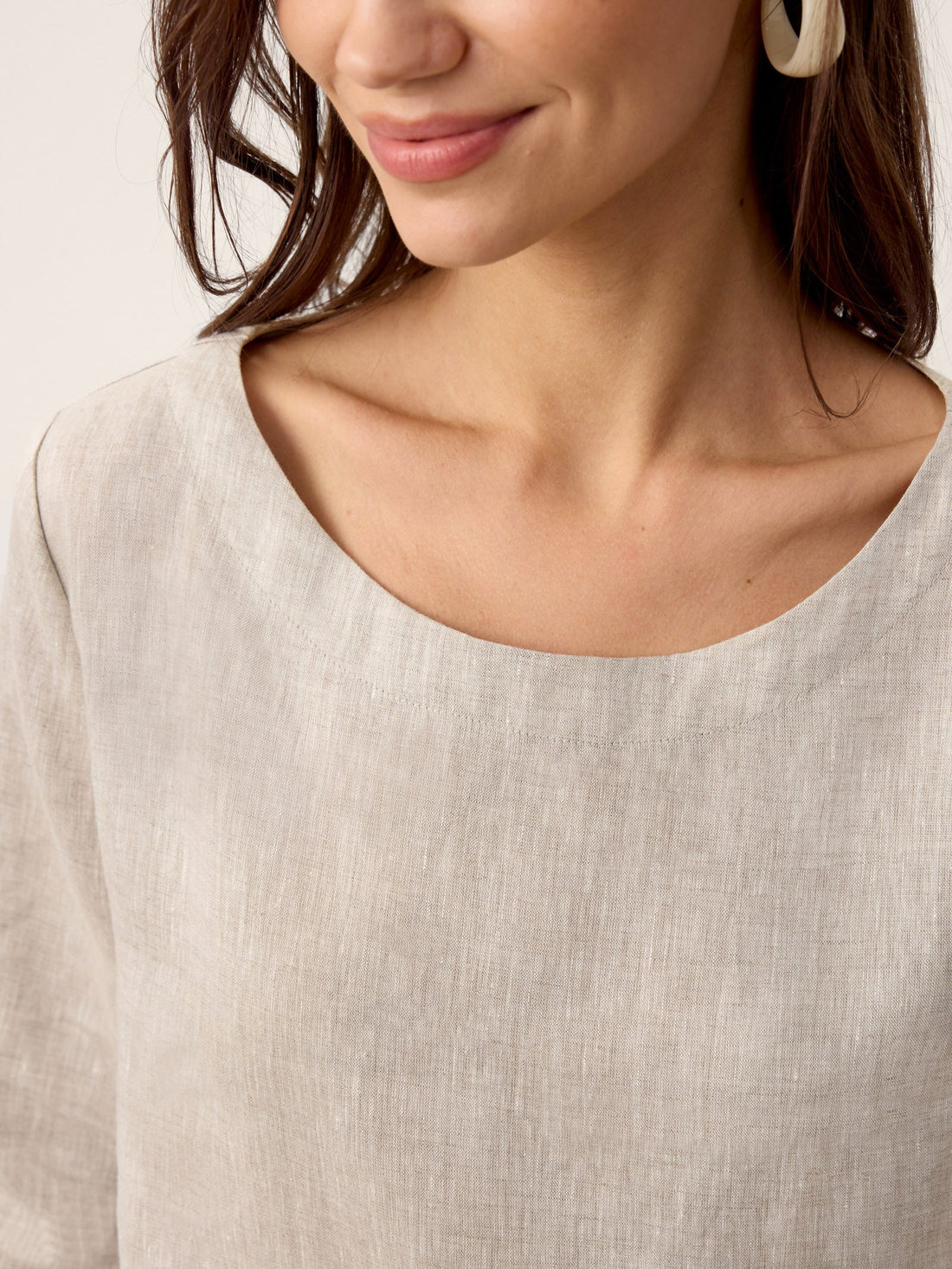100% Linen Asymmetric-Hem Round Neck Blouse