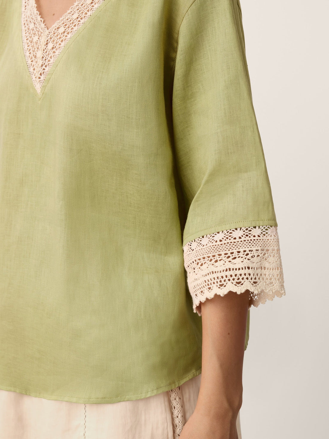 100% Linen Garment-Dyed V-Neck Blouse