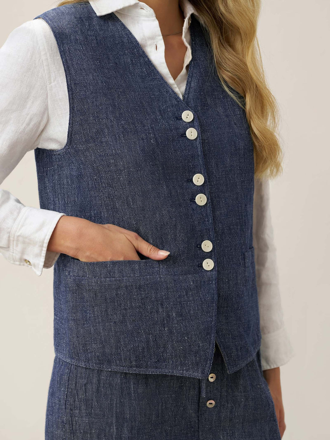 100% Linen Reversible Denim-Texture V-Neck Vest