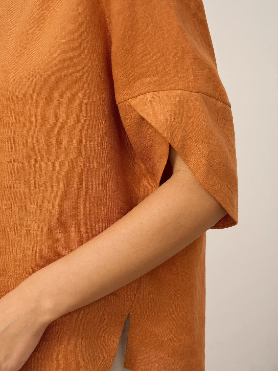 100% Linen Round Neck Petal-Sleeve Pullover