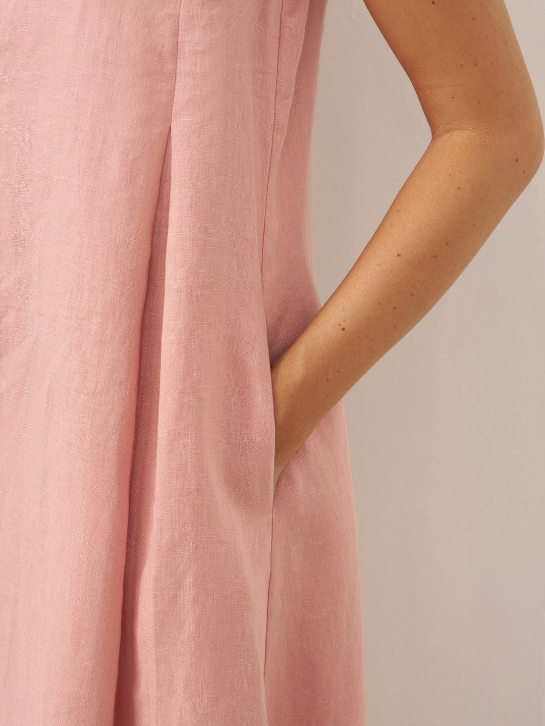 100% Linen Pleated V-Neck Midi Dress