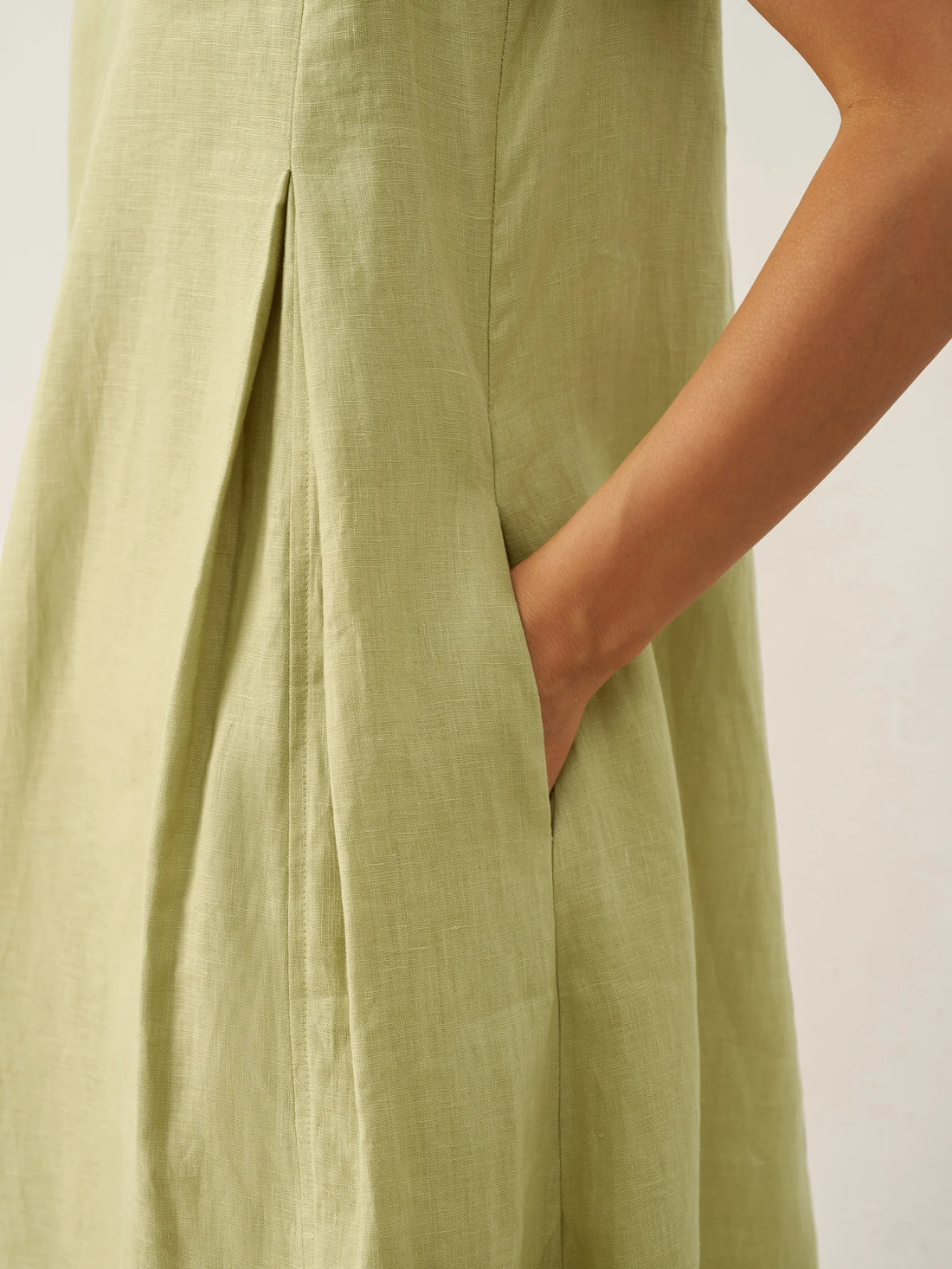 100% Linen Pleated V-Neck Midi Dress
