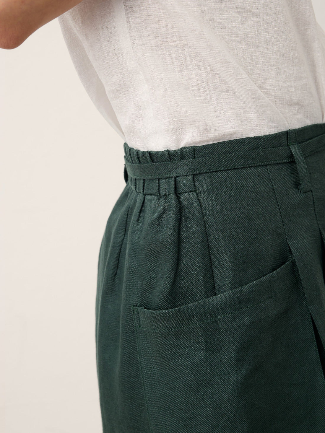 100% Linen Pleated Straight Leg Shorts