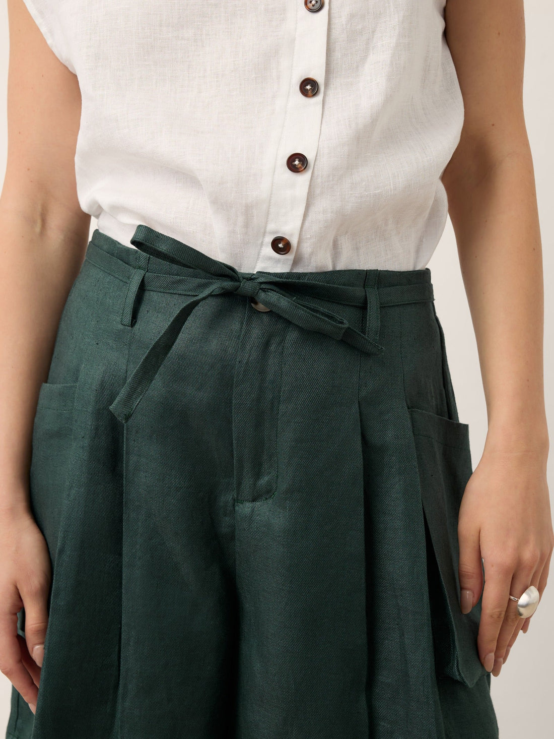100% Linen Pleated Straight Leg Shorts