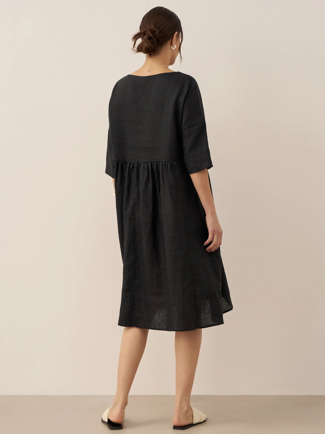100% Linen Ruched Round-Neck Midi Dress