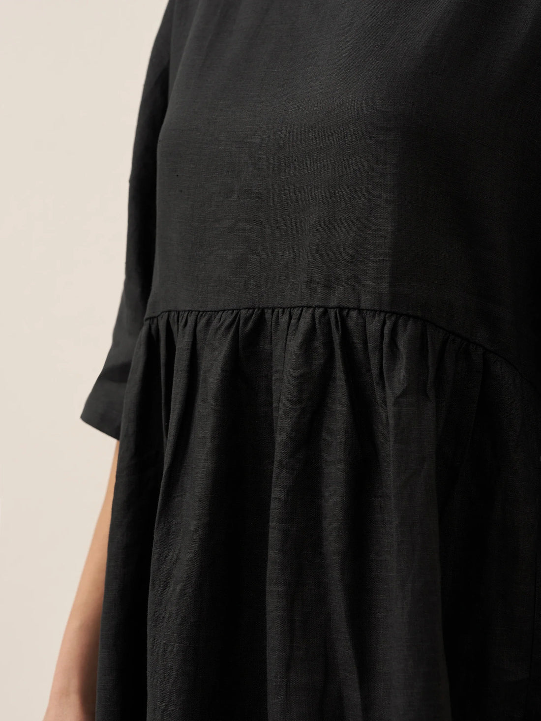 100% Linen Ruched Round-Neck Midi Dress