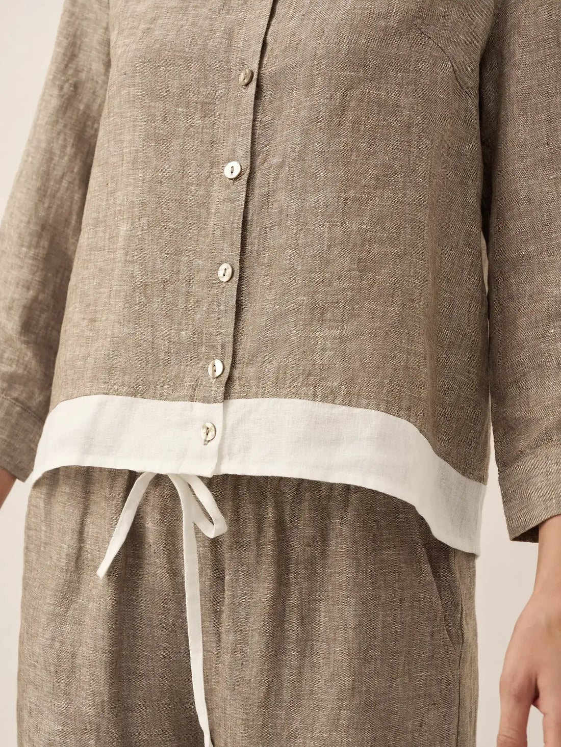 100% Linen Long-Sleeve Collared Shirt