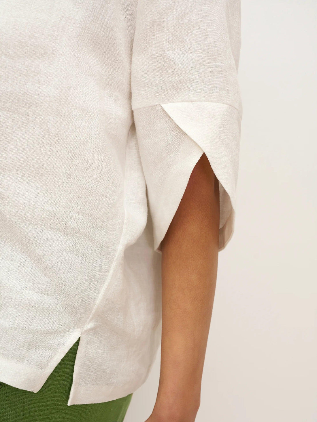 100% Linen Round Neck Petal-Sleeve Pullover