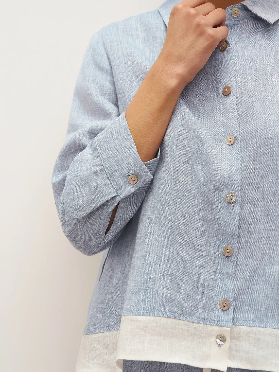 100% Linen Long-Sleeve Collared Shirt