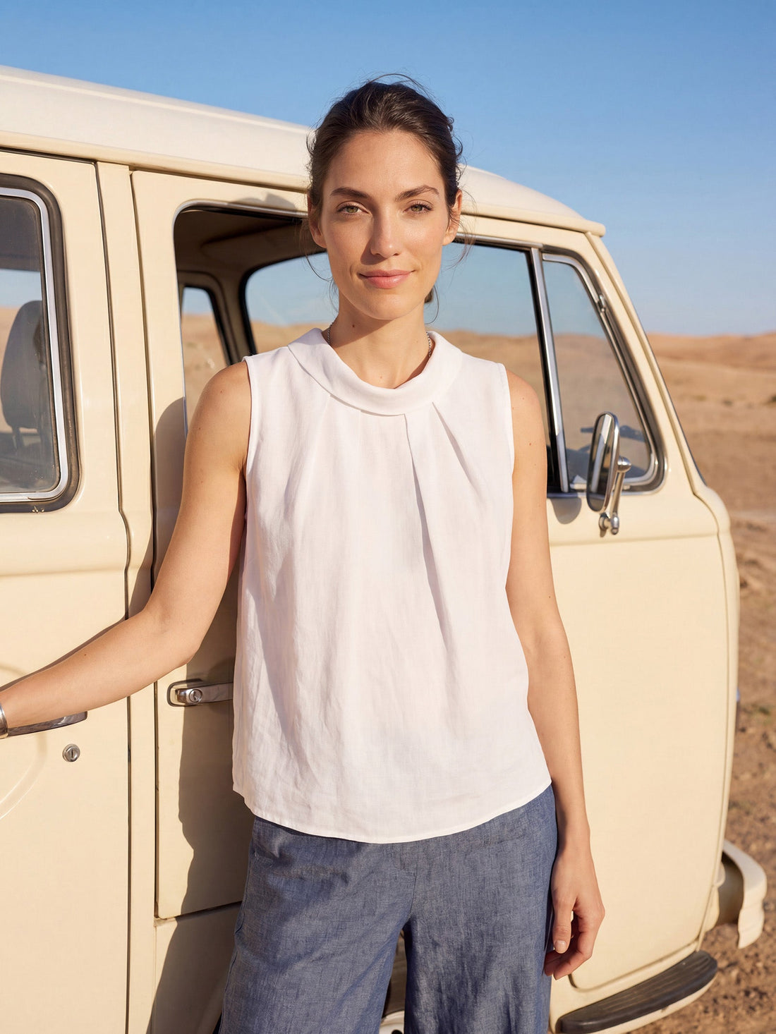100% Linen Structured Collar Sleeveless Blouse